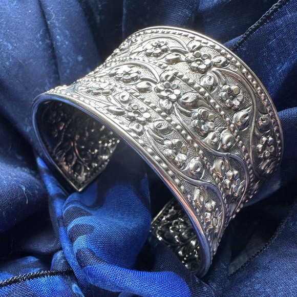 Samuel B. Jewelry - Samuel B Sterling Silver Wide Cuff Bracelet with Floral Design and Pouch